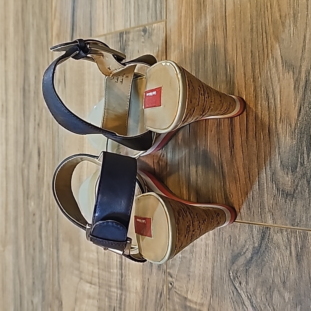 Shoes - Picture 4 of 10